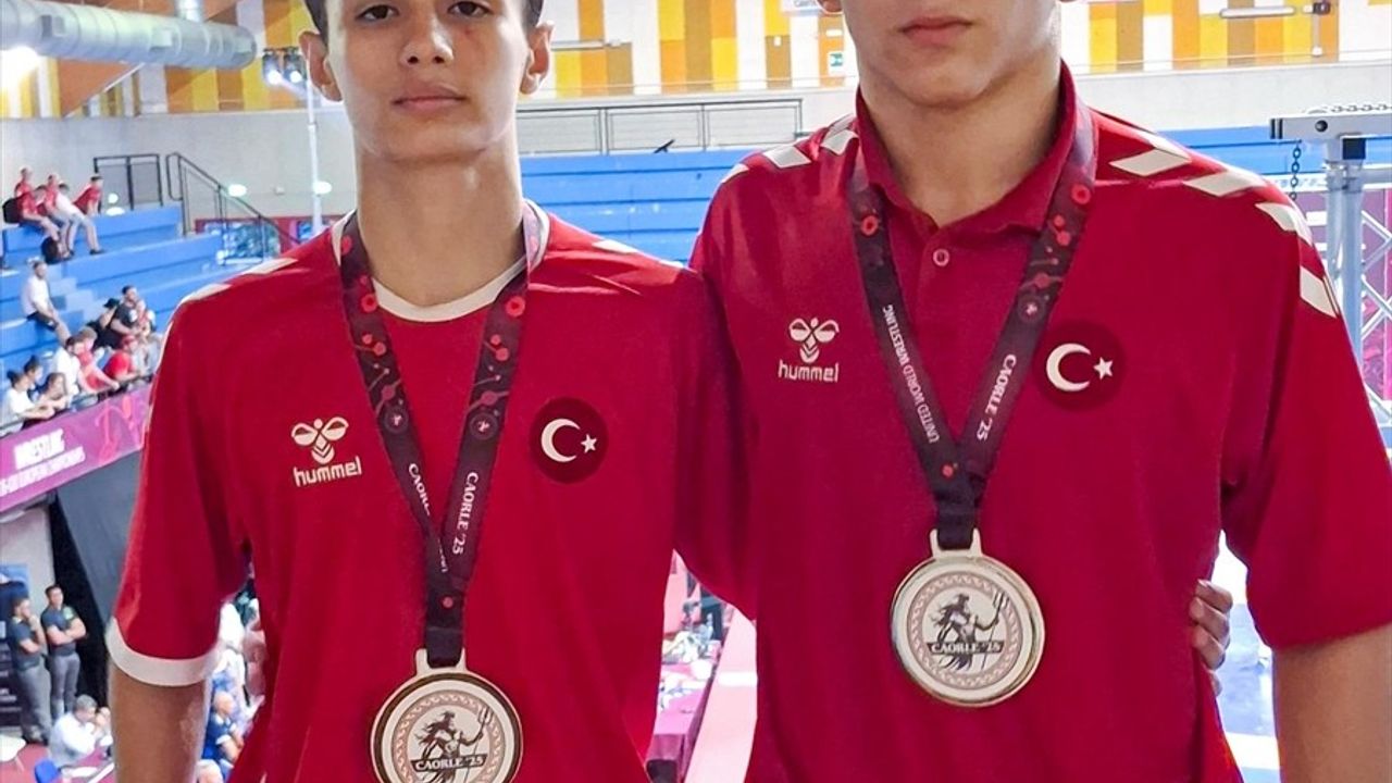 Türkiye 15 Yaş Altı Avrupa Güreş Şampiyonası'nda Madalya Kazandı
