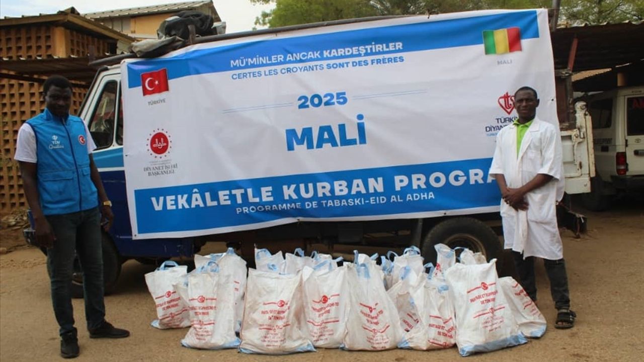 Türkiye Diyanet Vakfı, Mali'deki İhtiyaç Sahiplerine Kurban Etleri Ulaştırıyor