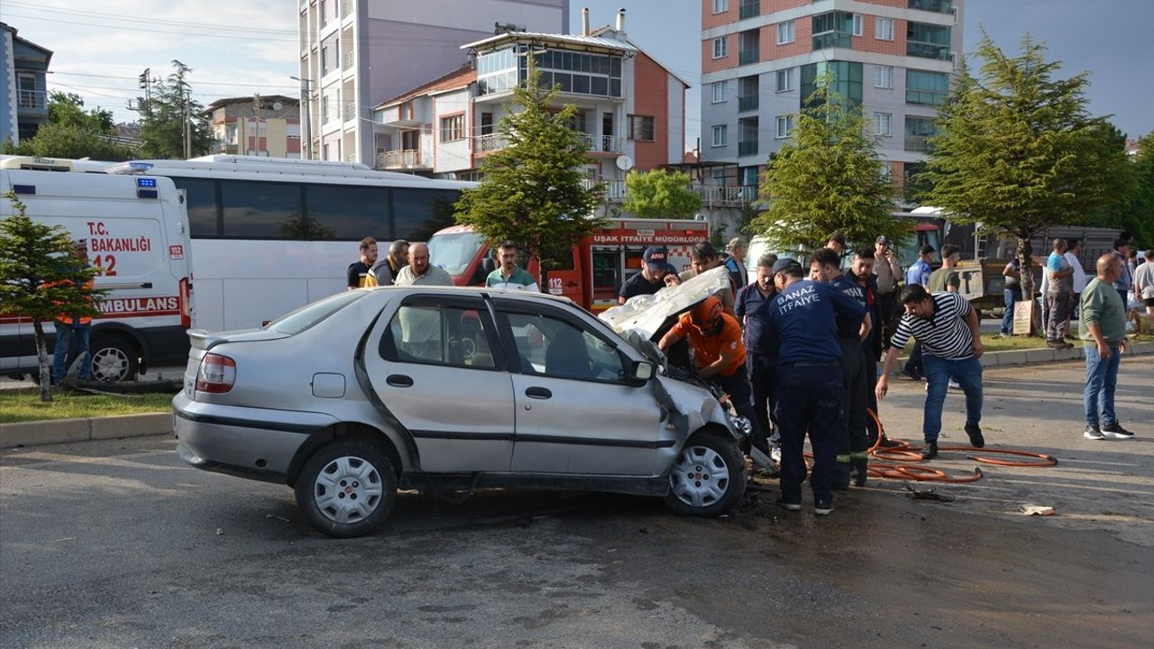 Uşak'ta Feci Kaza: Bir Ölü, Bir Yaralı