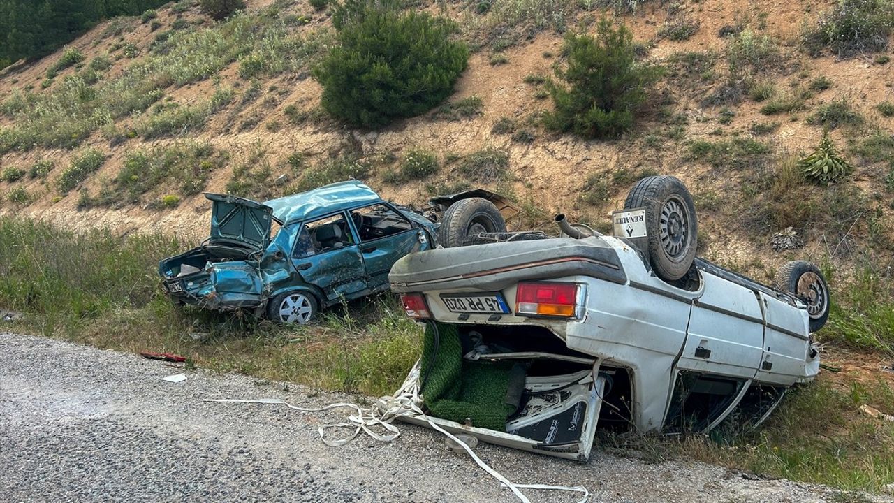 Uşak'ta Feci Trafik Kazası: 7 Yaralı