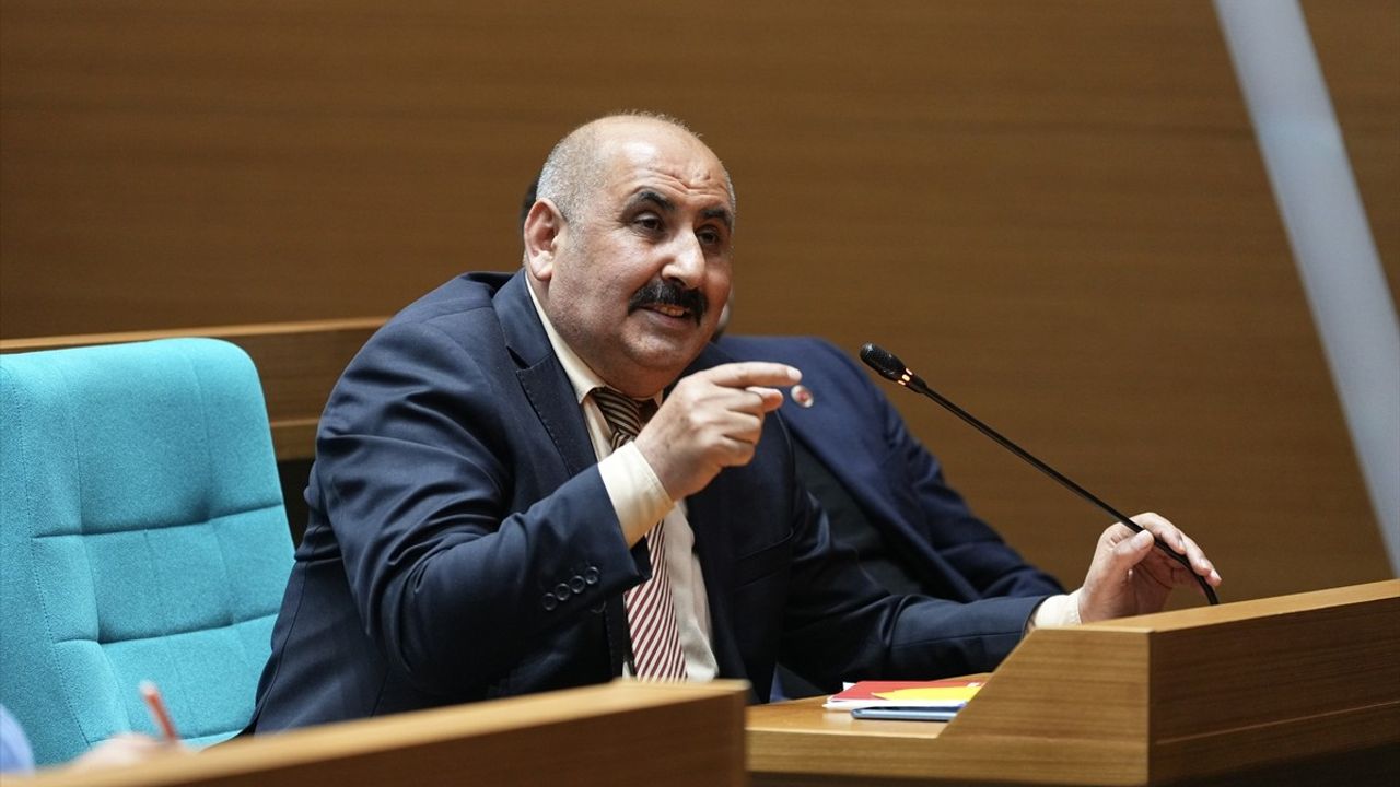 Üsküdar Belediyesi'nde Türk Dünyası Belediyeler Birliği Tartışması