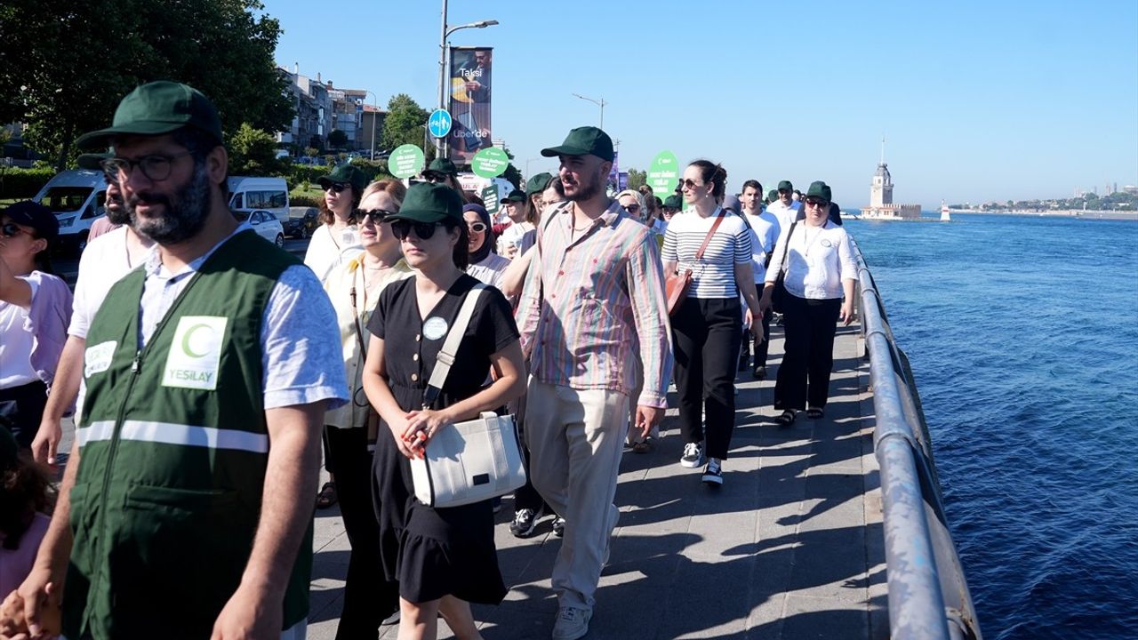 Üsküdar'da Uyuşturucu ile Mücadele İçin Farkındalık Yürüyüşü Düzenlendi