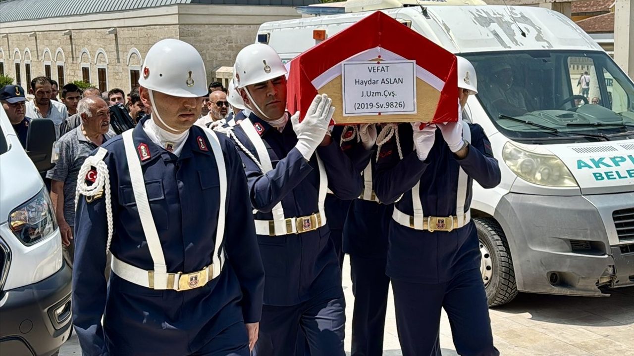 Uzman Çavuş Haydar Aslan'ın Cenazesi Kırşehir'de defnedildi
