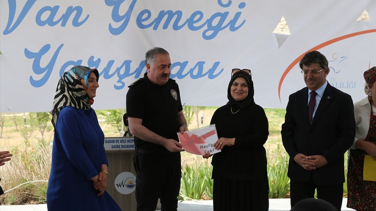 Van'da Kadın Kooperatifleri Van Yemeği Yarışması Düzenlendi