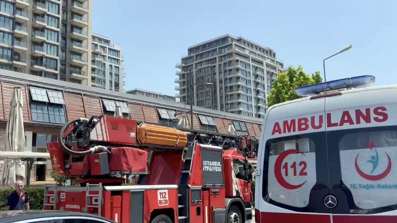 Zeytinburnu'ndaki Restoranda Yangın Kontrol Altına Alındı