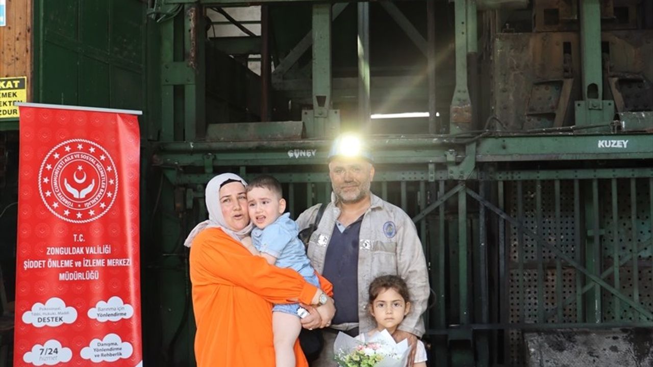 Zonguldak'ta Maden İşçileri için Duygusal Babalar Günü Kutlaması