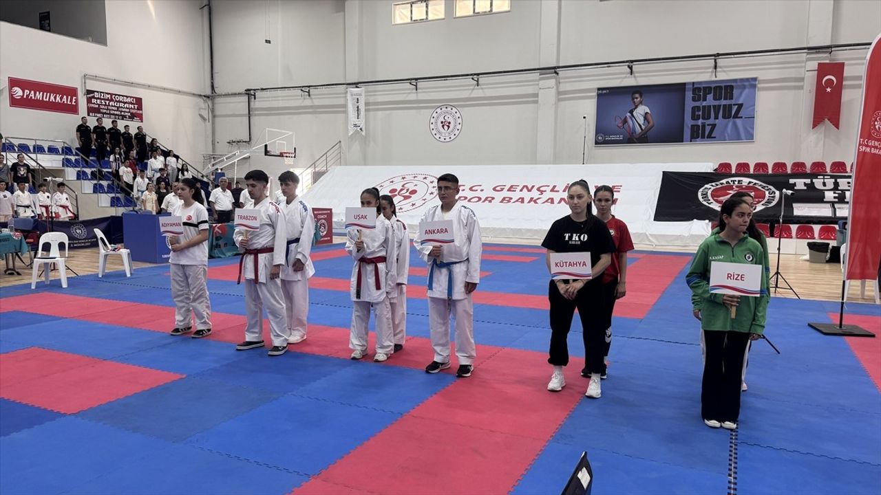 Zonguldak'ta Türkiye Karate Premier Ligi'nin İkinci Etabı Başladı