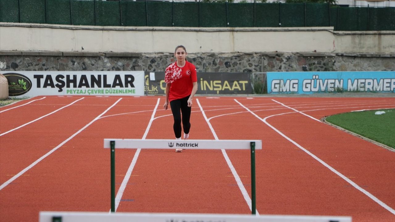 14 Yaşındaki Ayşe Nazlı Aydın Atletizmde 50 Madalya Kazandı