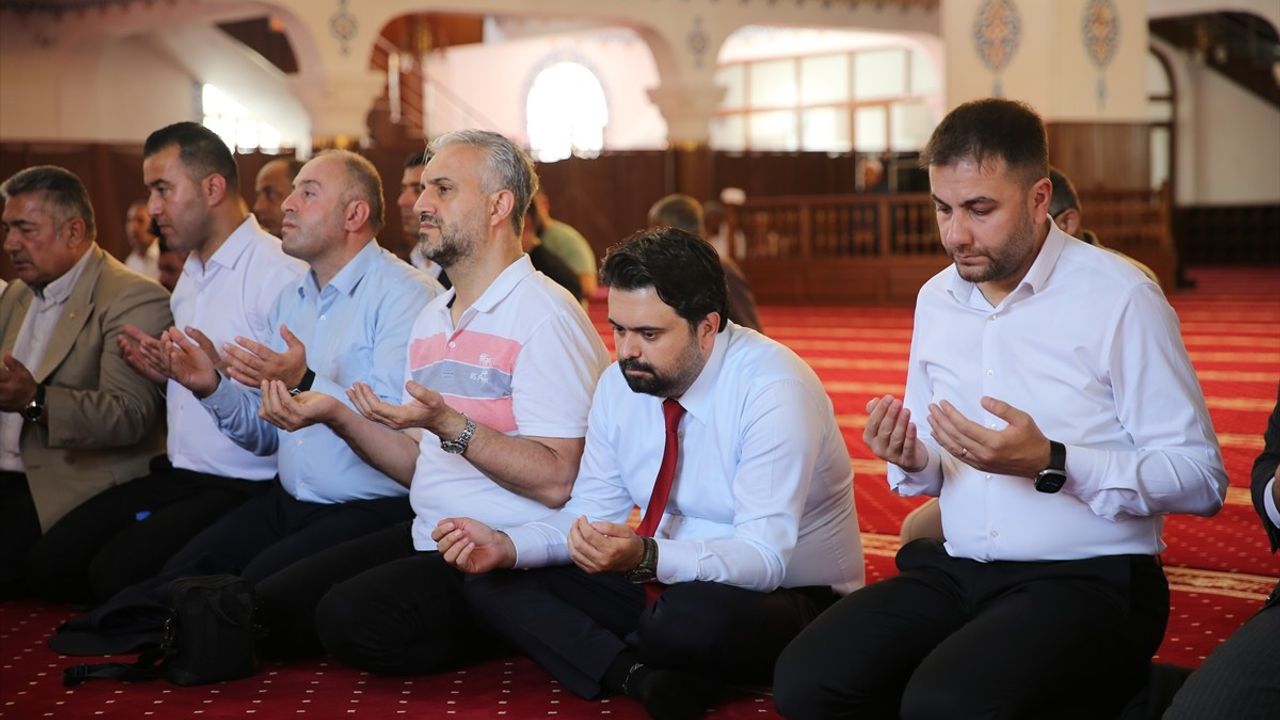 15 Temmuz Şehidi Halil Hamuryen Kabri Başında Anıldı