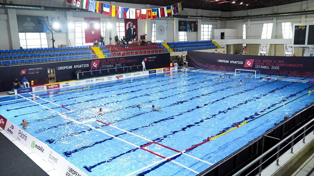16 Yaş Altı Erkekler Avrupa Sutopu Şampiyonası İstanbul'da Başladı