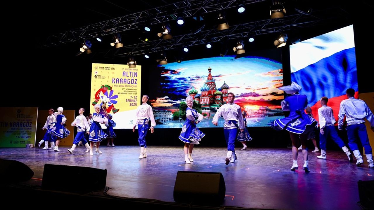 37. Uluslararası Altın Karagöz Halk Dansları Yarışması Bursa'da Başladı