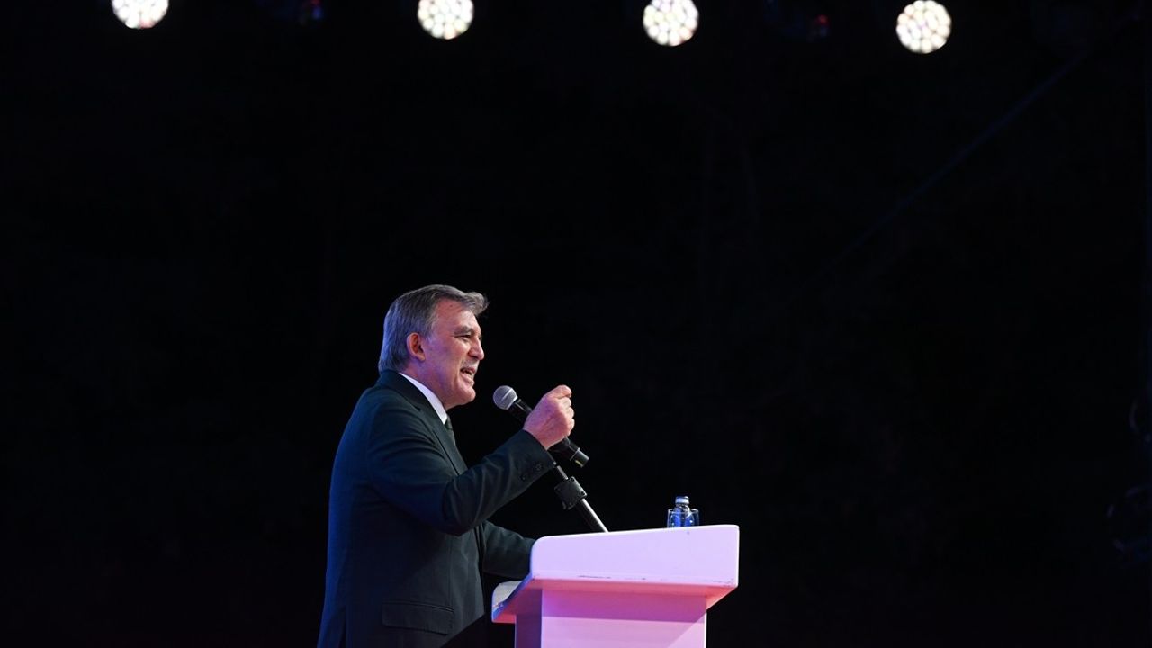 Abdullah Gül, AGÜ Mezuniyet Töreninde Önemli Mesajlar Verdi