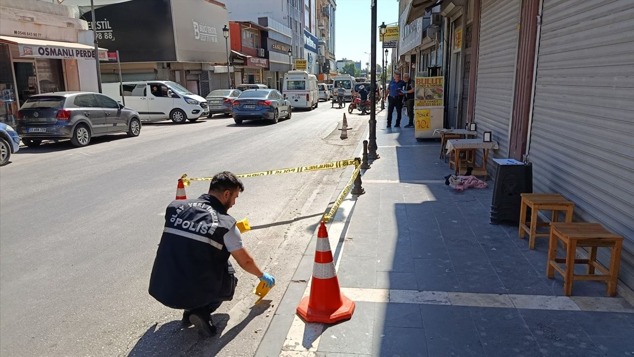 Adana'da Esnafa Tabancayla Saldırı