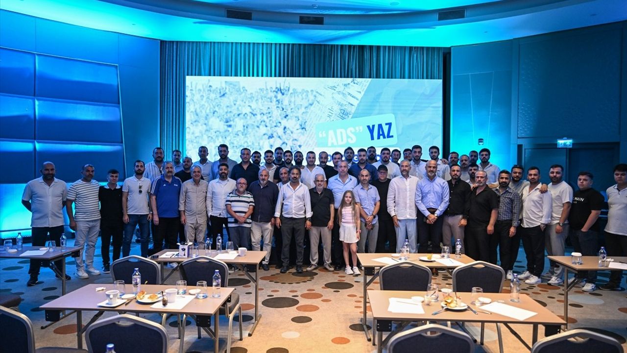Adana Demirspor için 'Yaşasın Demirspor' Kampanyası Başlatıldı