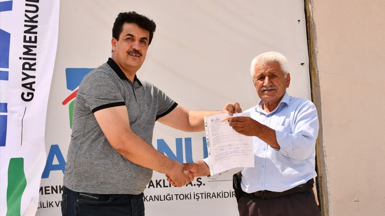 Adıyaman'da Ticaret Alanlarının Dağıtımına Başlandı