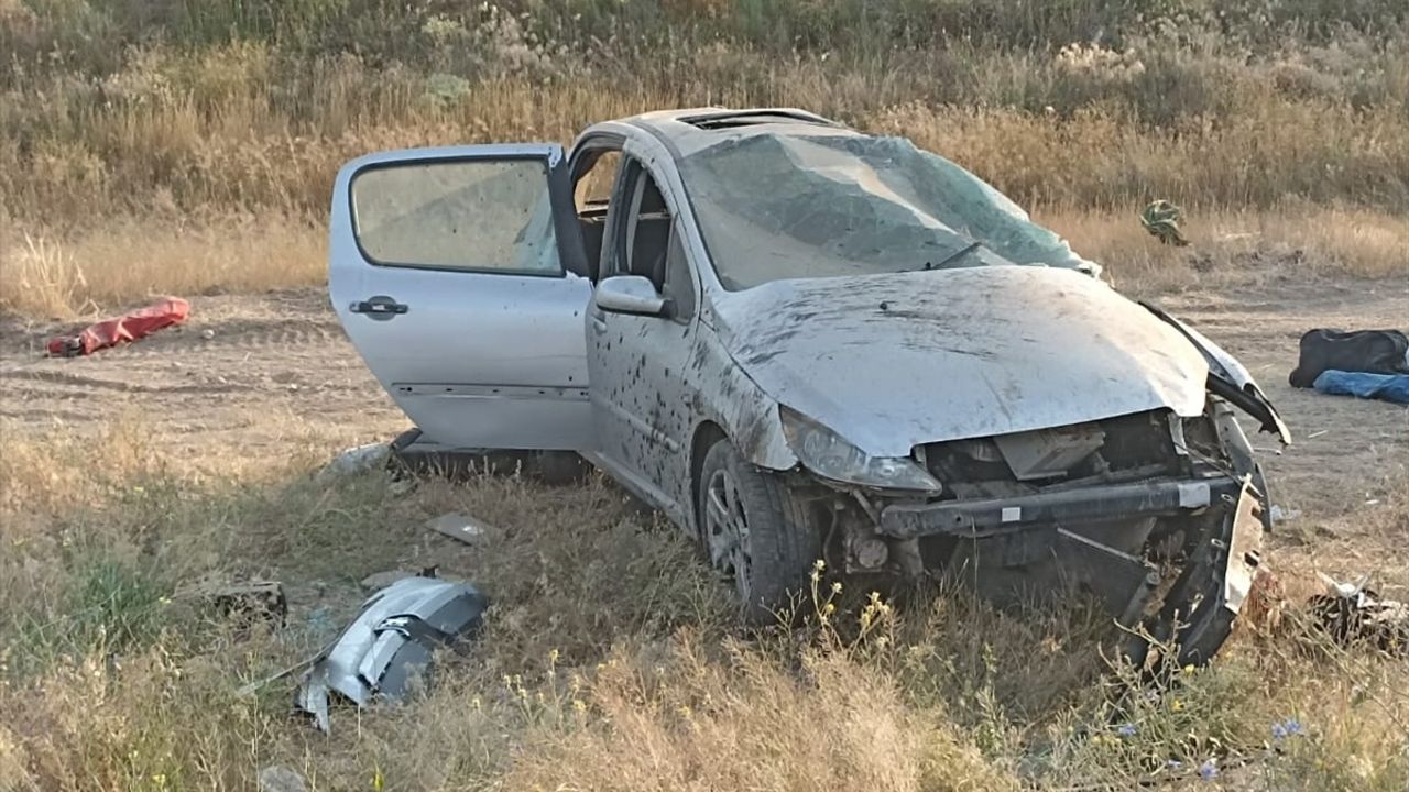 Afyonkarahisar'da Trafik Kazası: Bir Ölüm, İki Yaralı
