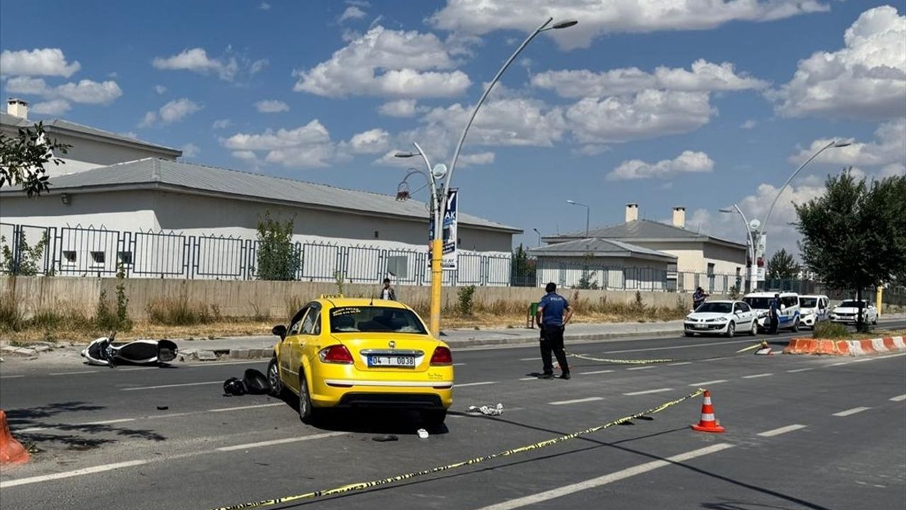 Ağrı'da Motosiklet Kazası: Bir çift hayatını kaybetti
