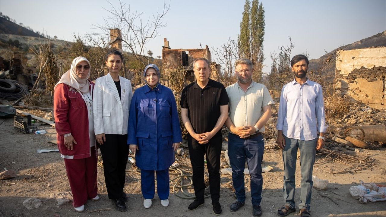 AK Parti Kadın Kolları Başkanı Ercan, Sakarya'da Yangınzede Mahalleleri Ziyaret Etti