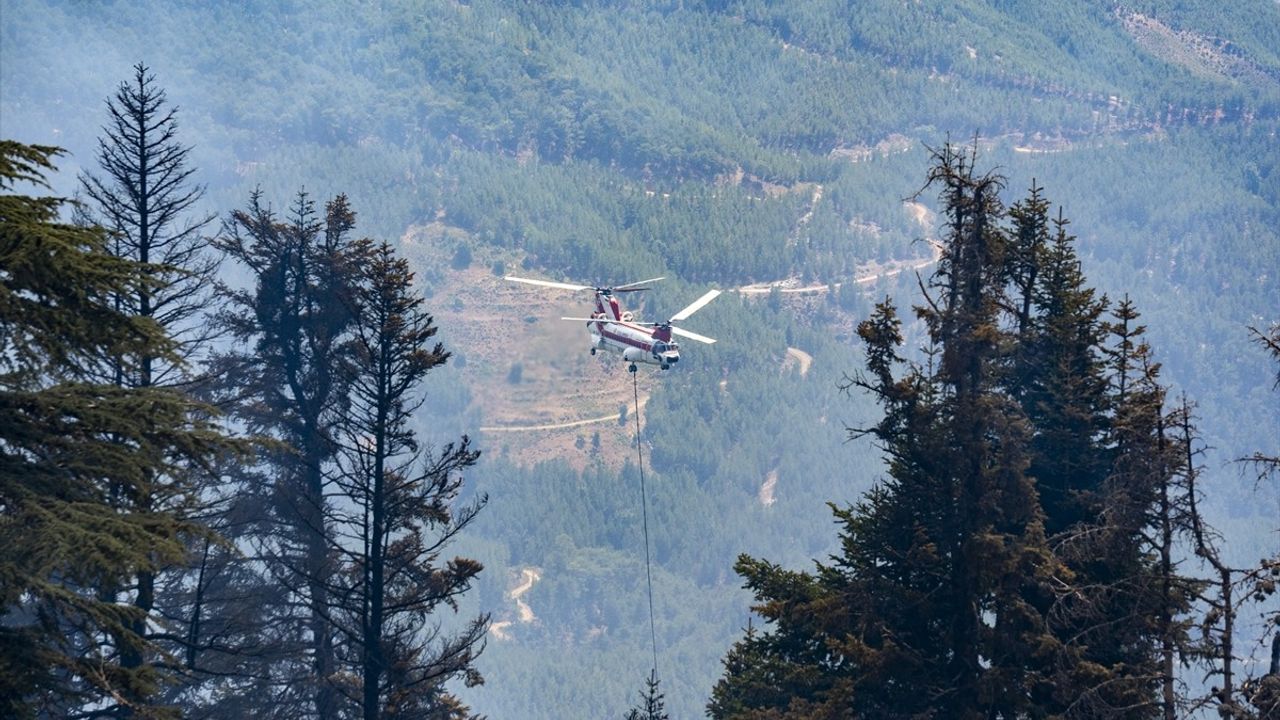 Alanya'daki Orman Yangını Kontrol Altına Alındı, Gazipaşa'daki Müdahaleler Devam Ediyor