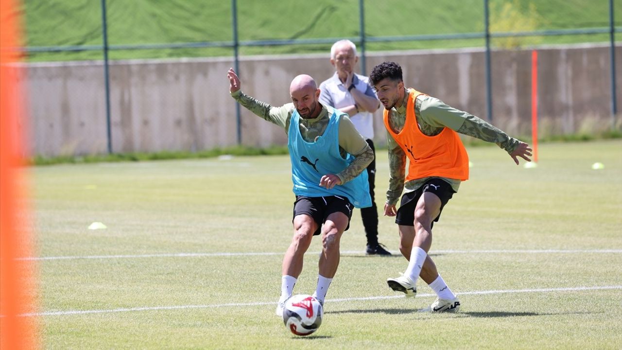 Alanyaspor'un Erzurum Kampı Başladı