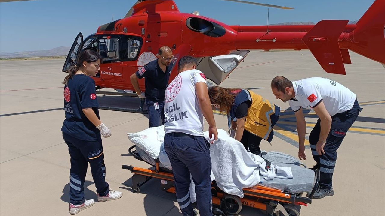 Ambulans Helikopter ile Hasta Sevk Edildi