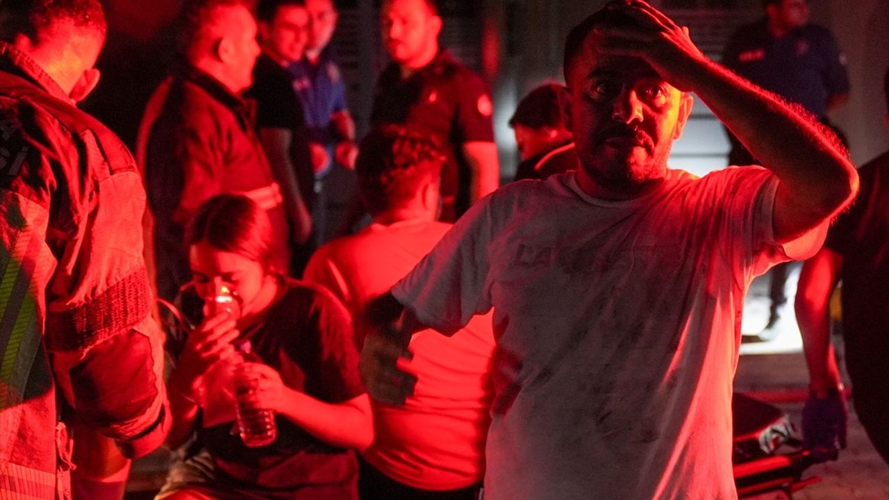 Ankara'da 26 Katlı Binada Yangın Çıktı