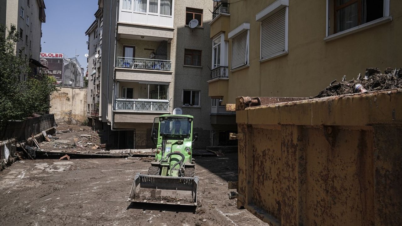 Ankara'da Düğün Hazırlığı Yapan Aile Su Baskınıyla Karşılaştı