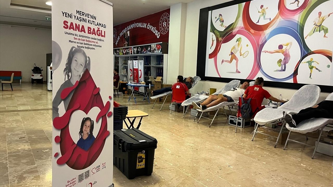 Antalya'da Anlamlı Kan ve Kök Hücre Bağışı Etkinliği