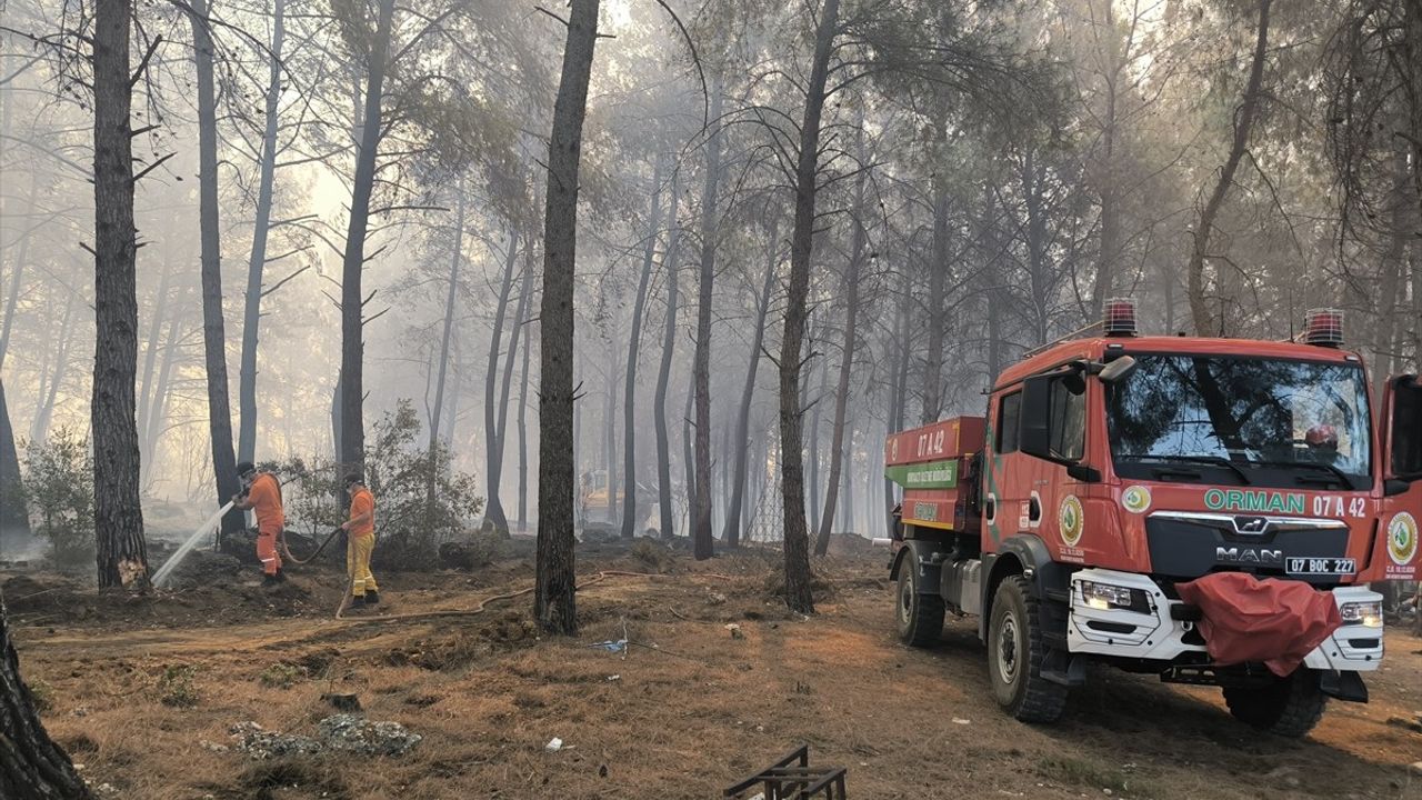 Antalya'da Orman Yangınlarına Müdahale Başlatıldı