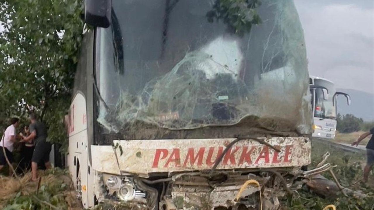 Antalya'da Otobüs Kazası: 10 Yaralı
