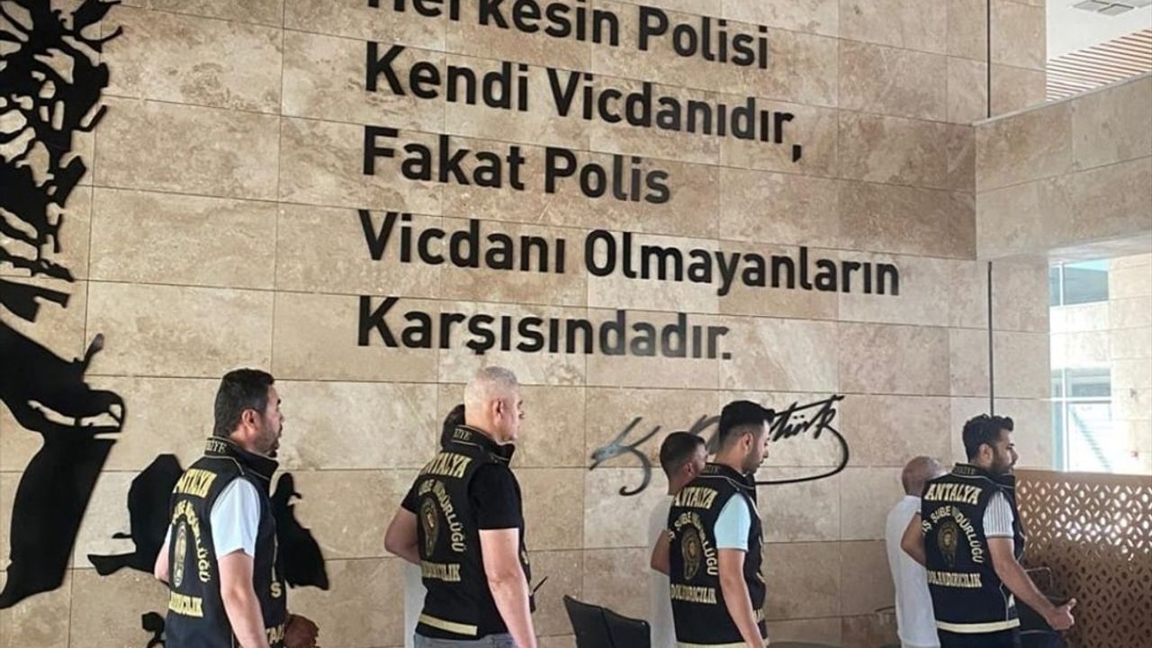 Antalya'da Sahte Belgeyle Gayrimenkul Satışı Girişimi