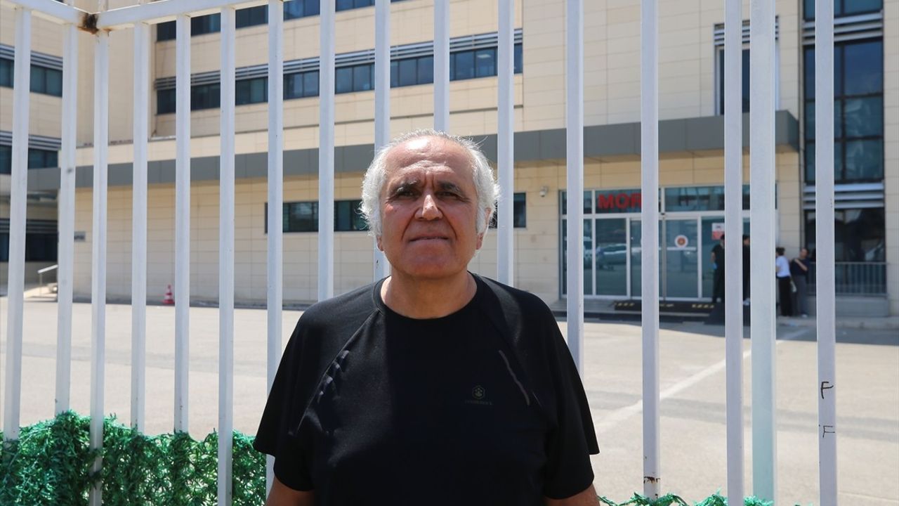 Antalya'da Trafik Kazasında Hayatını Kaybeden Üniversite Öğrencisi Defnedildi