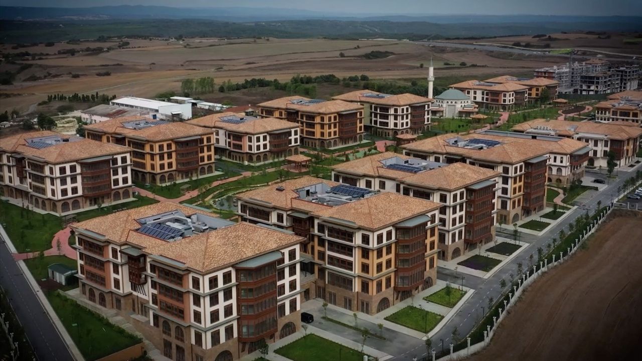 Arnavutköy'de Sağlık Hizmetleri Meslek Yüksekokulu Açıldı