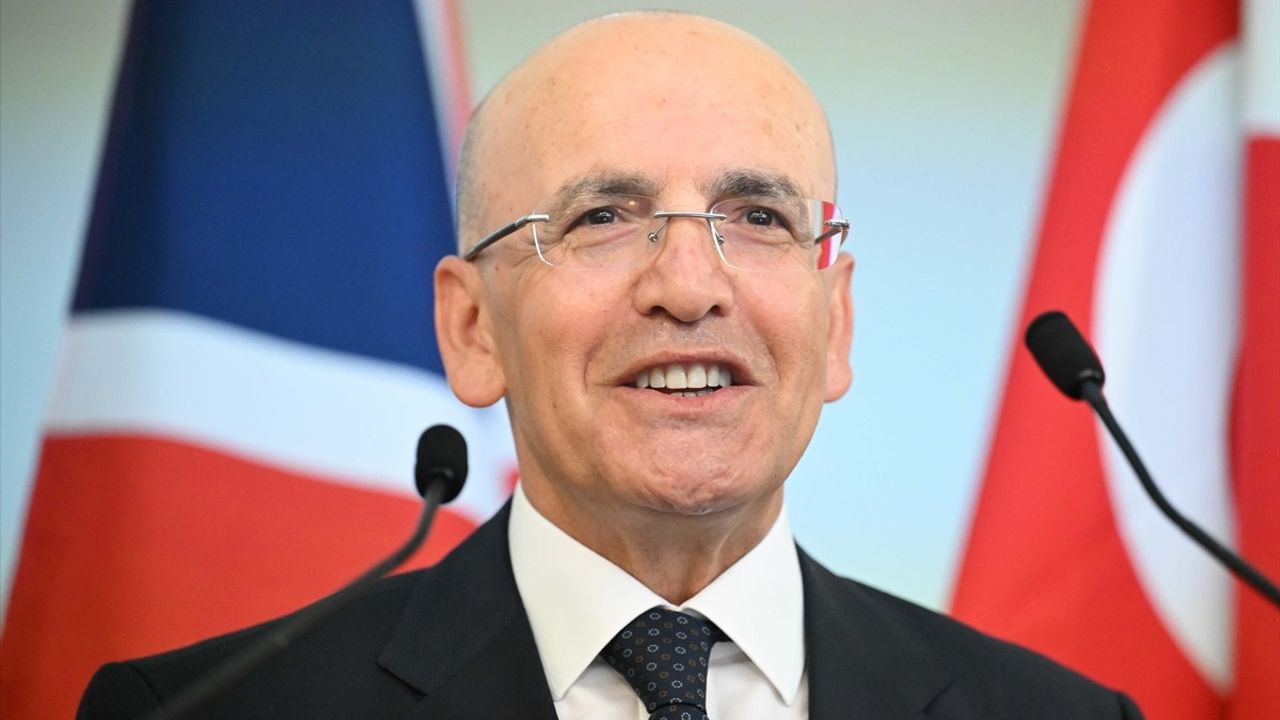 Bakan Şimşek Londra'da İslami Finans Zirvesi'nde Önemli Açıklamalar Yaptı