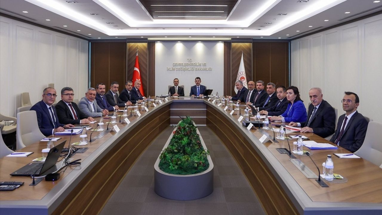 Bakanlar Elazığ Heyetiyle İstişarede Bulundu