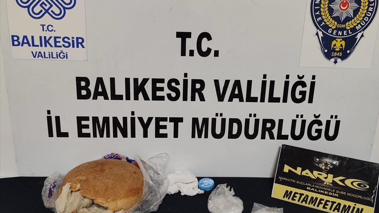 Balıkesir'de Ekmeğe Gizlenmiş Uyuşturucu Yakalandı