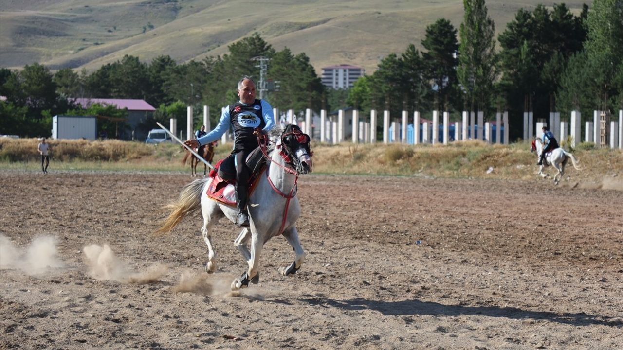 Bayburt Dede Korkut Şöleni'nde Cirit Gösterisi