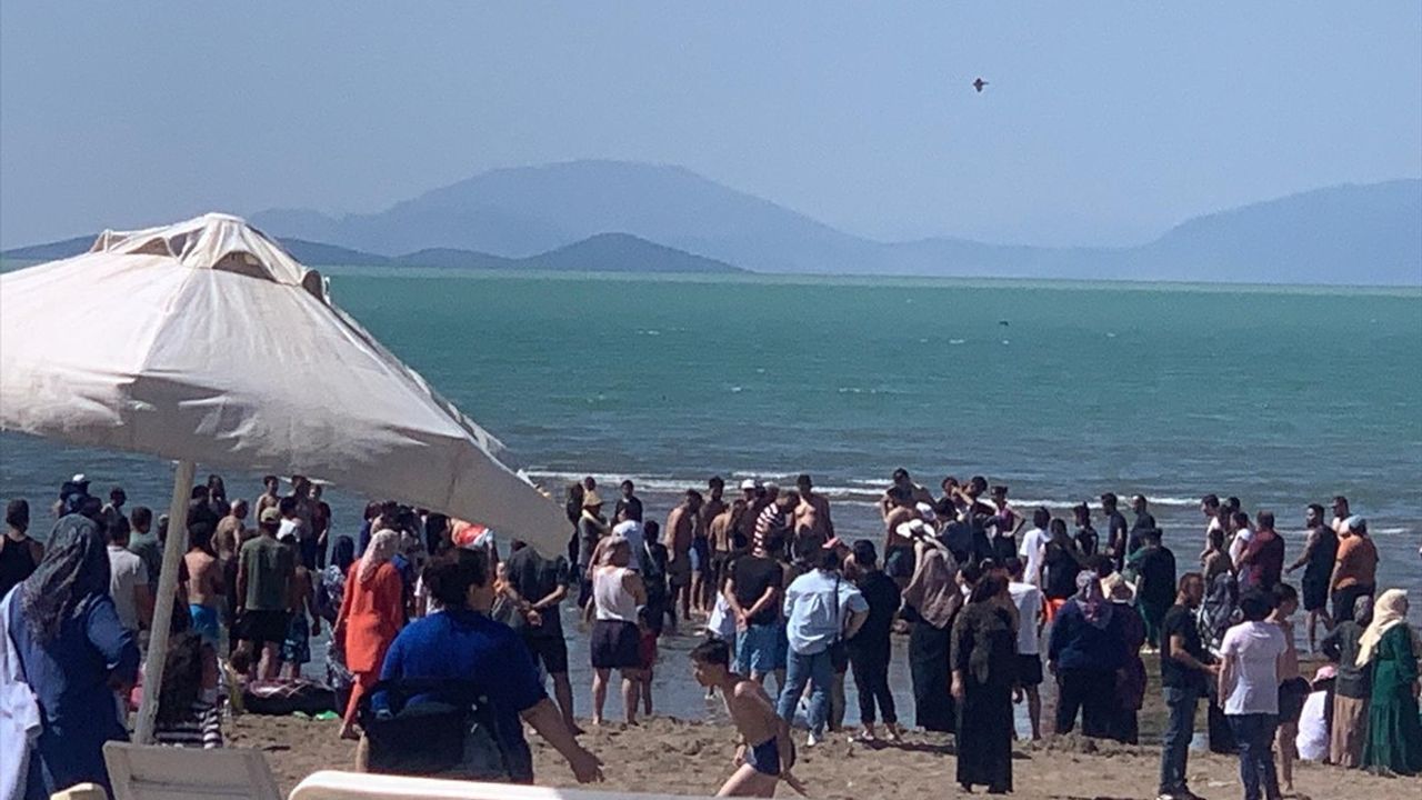 Beyşehir Gölü'nde Boğulma Tehlikesi Geçiren Çocuk Hastaneye Kaldırıldı