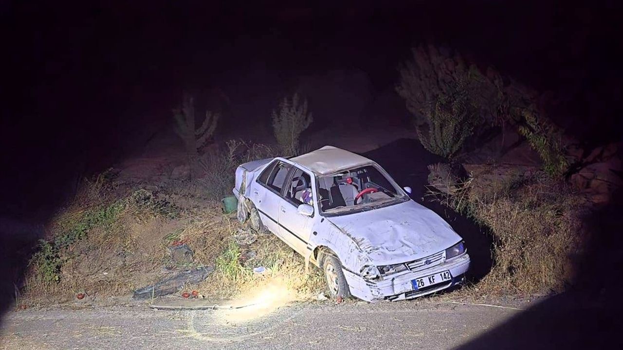 Bilecik'te Otomobil Devrildi: 3 Yaralı
