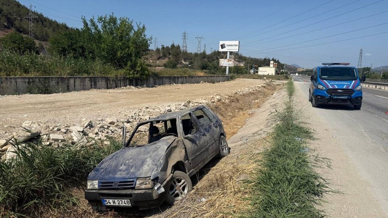 Bilecik'te Su Tahliye Kanalına Devrilen Araçta 5 Yaralı