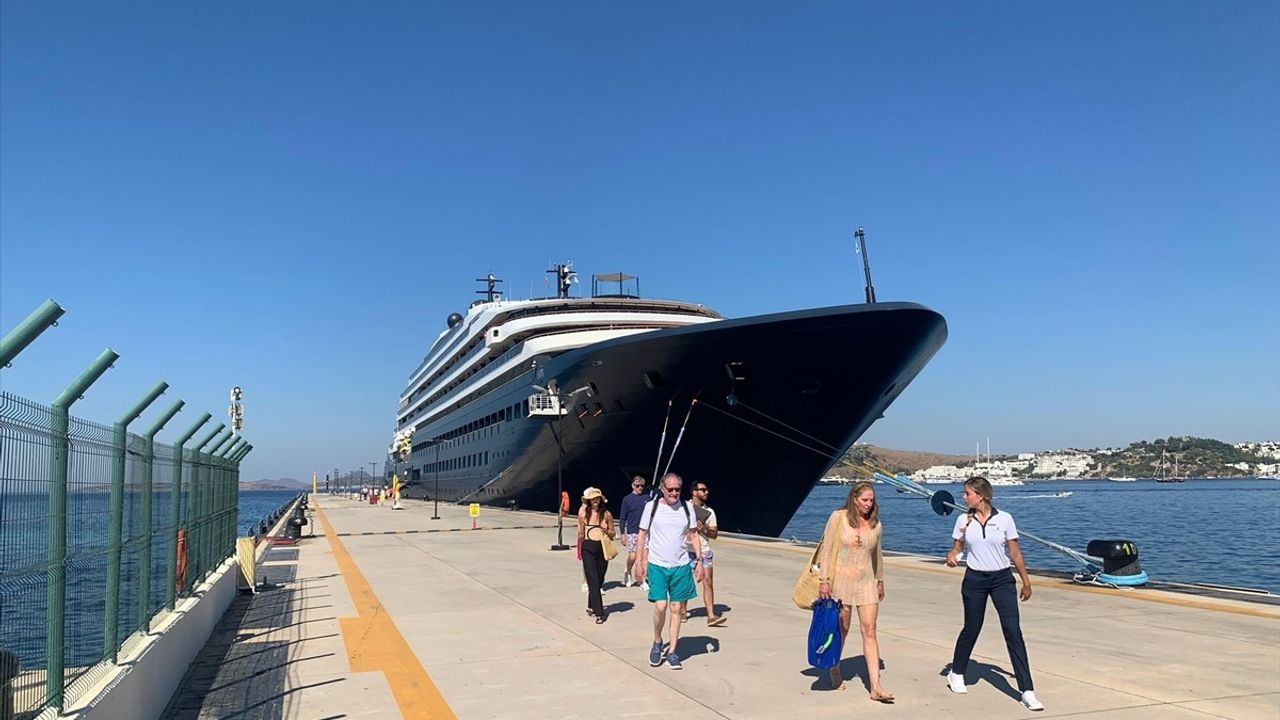 Bodrum'a Evrima Kruvaziyeri ile 254 Turist Geldi