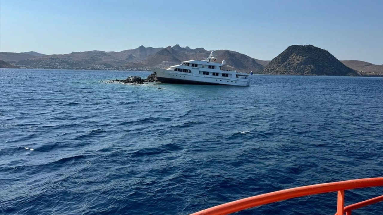 Bodrum Açıklarında Motoryat Kurtarma Çalışmaları Devam Ediyor