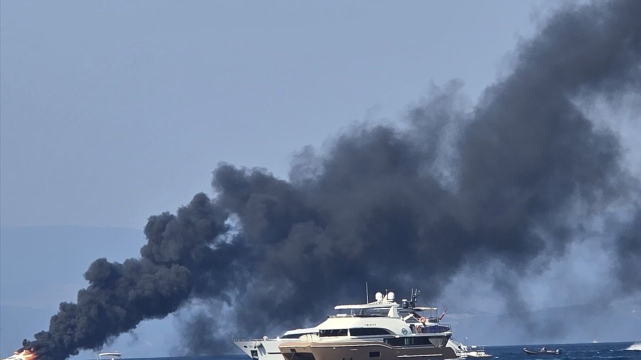 Bodrum'da Motor Yat Yangını: 'Melinay' Kullanılamaz Hale Geldi