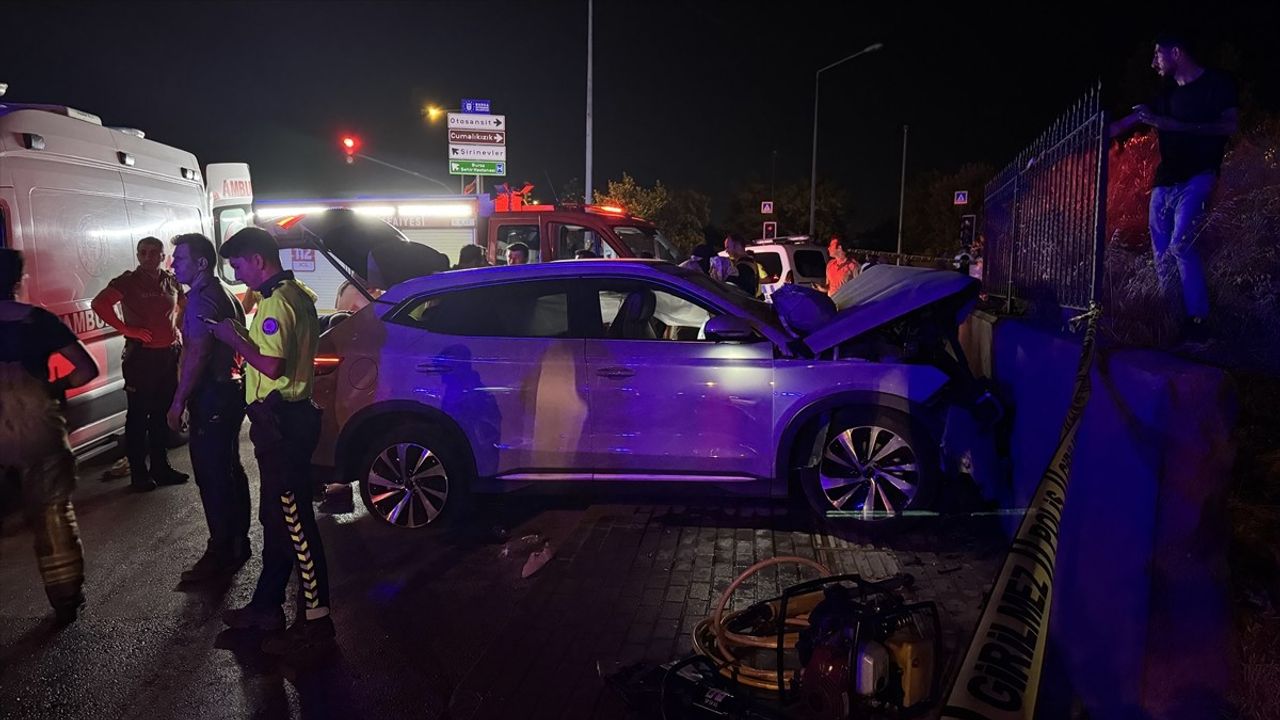 Bursa'da Cip ile Otomobil Çarpıştı: 8 Yaralı