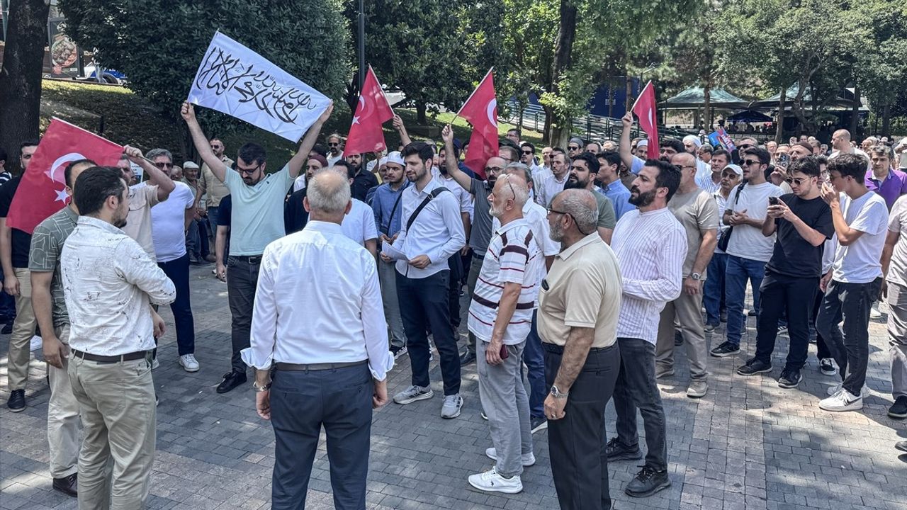 Bursa'da Hazreti Muhammed Karikatürüne Tepki Gösterildi