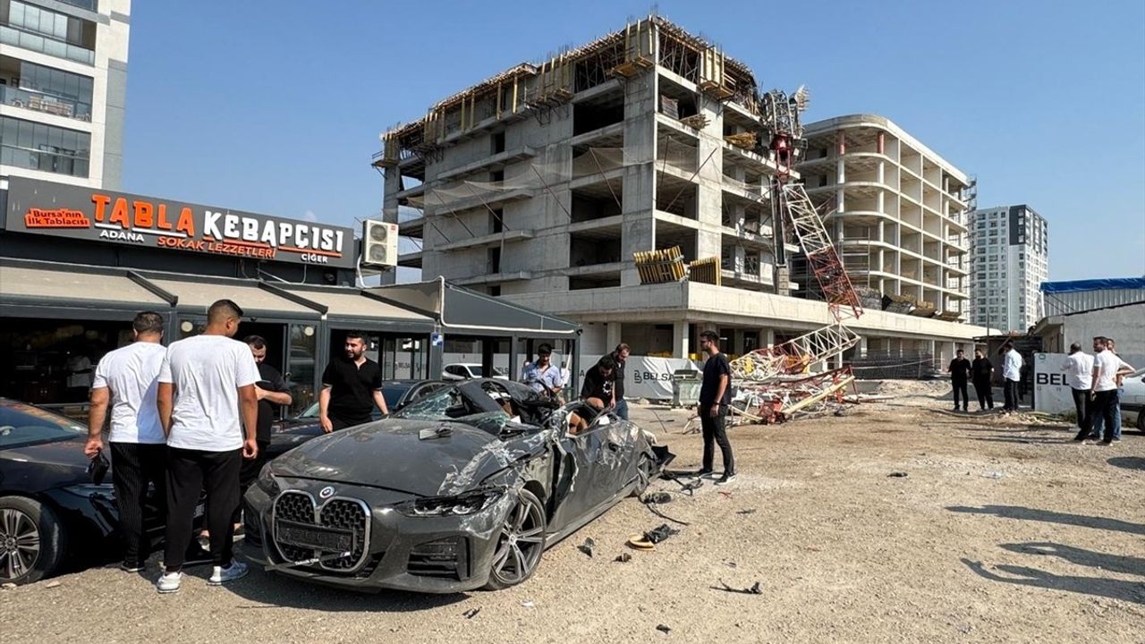 Bursa'da İnşaat Vincinin Devrilmesi Sonucu Yaralanma