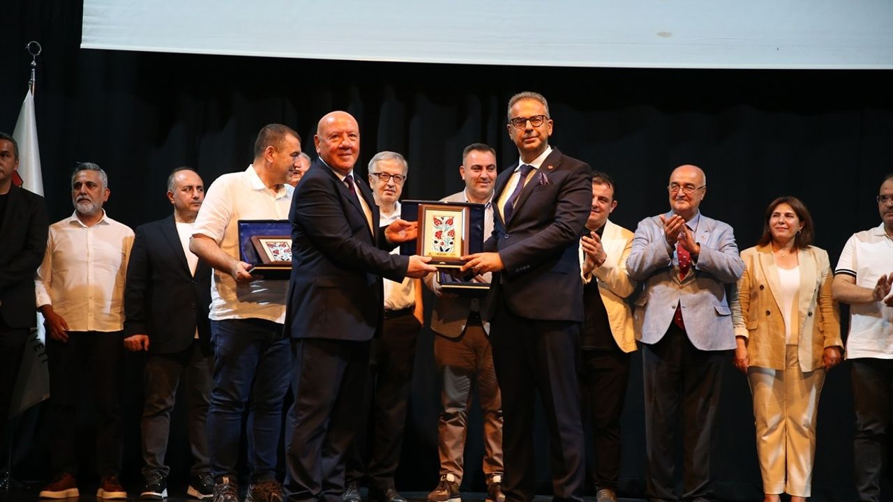 Bursa Gazeteciler Cemiyeti Başarı Ödülleri Törende Sahiplerini Buldu