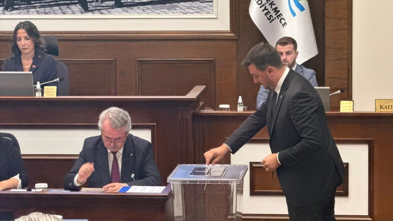 Büyükçekmece'de Yeni Belediye Başkan Vekili Hakan Çebi Oldu