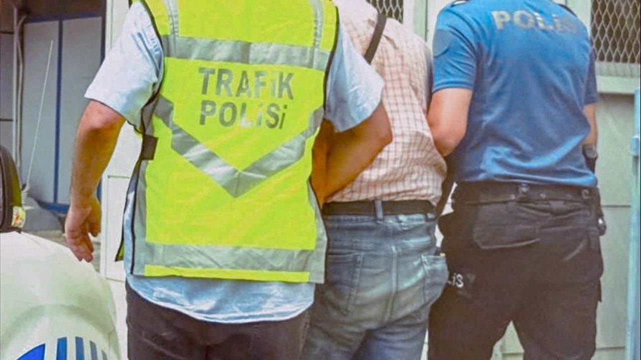 Çanakkale'de Müstehcen Paylaşımlar Yapan Zanlı Tutuklandı