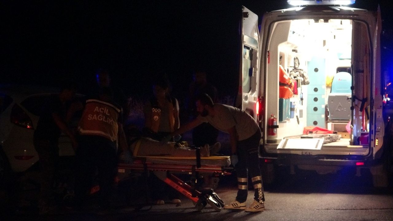 Çanakkale'de Trafik Kazası: 3 Yaralı